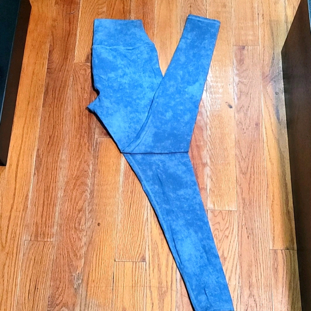 Alo yoga pants